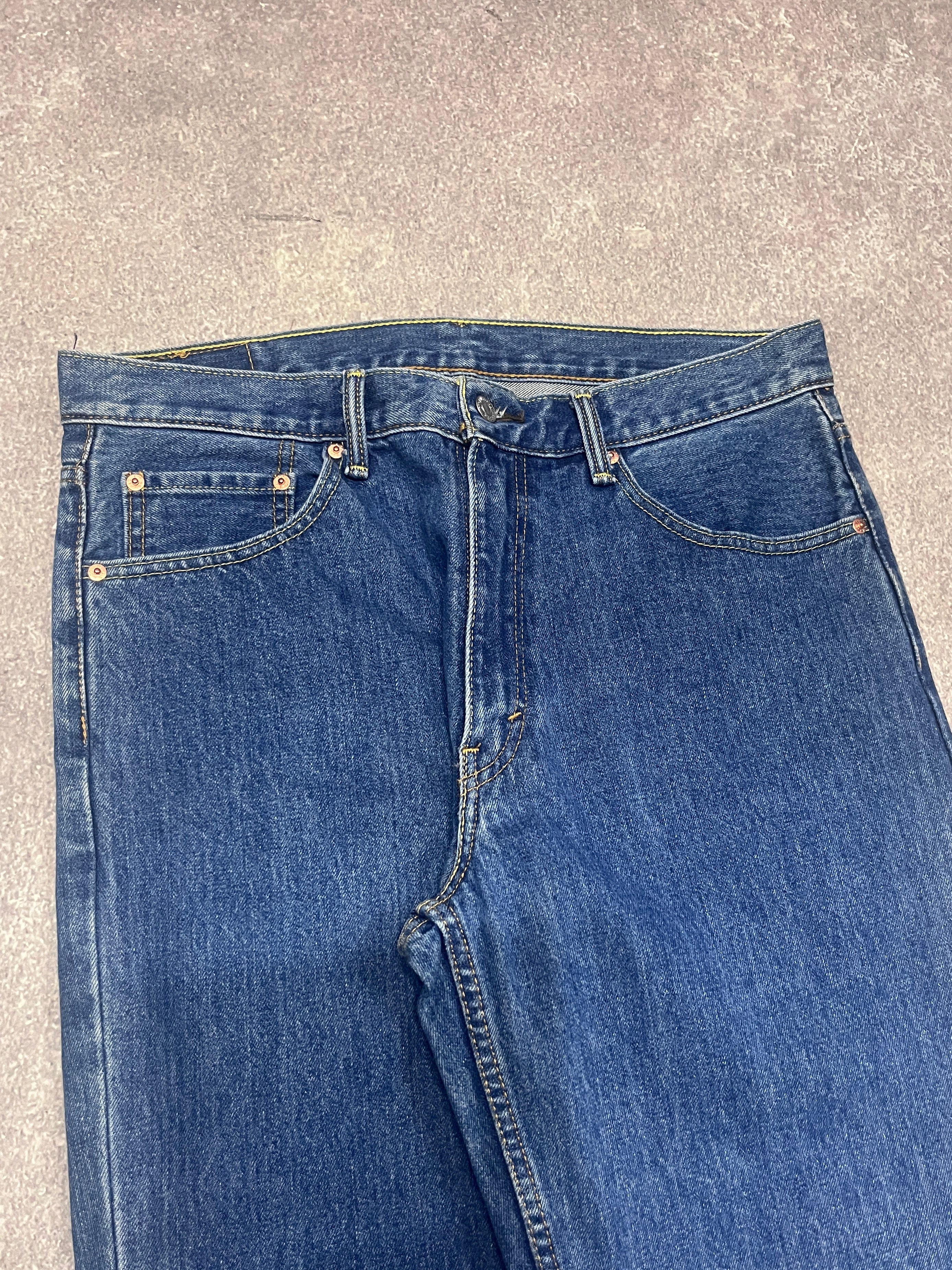 Vintage Levi 550 Denim Jeans Blue // W34 L32 - RHAGHOUSE VINTAGE