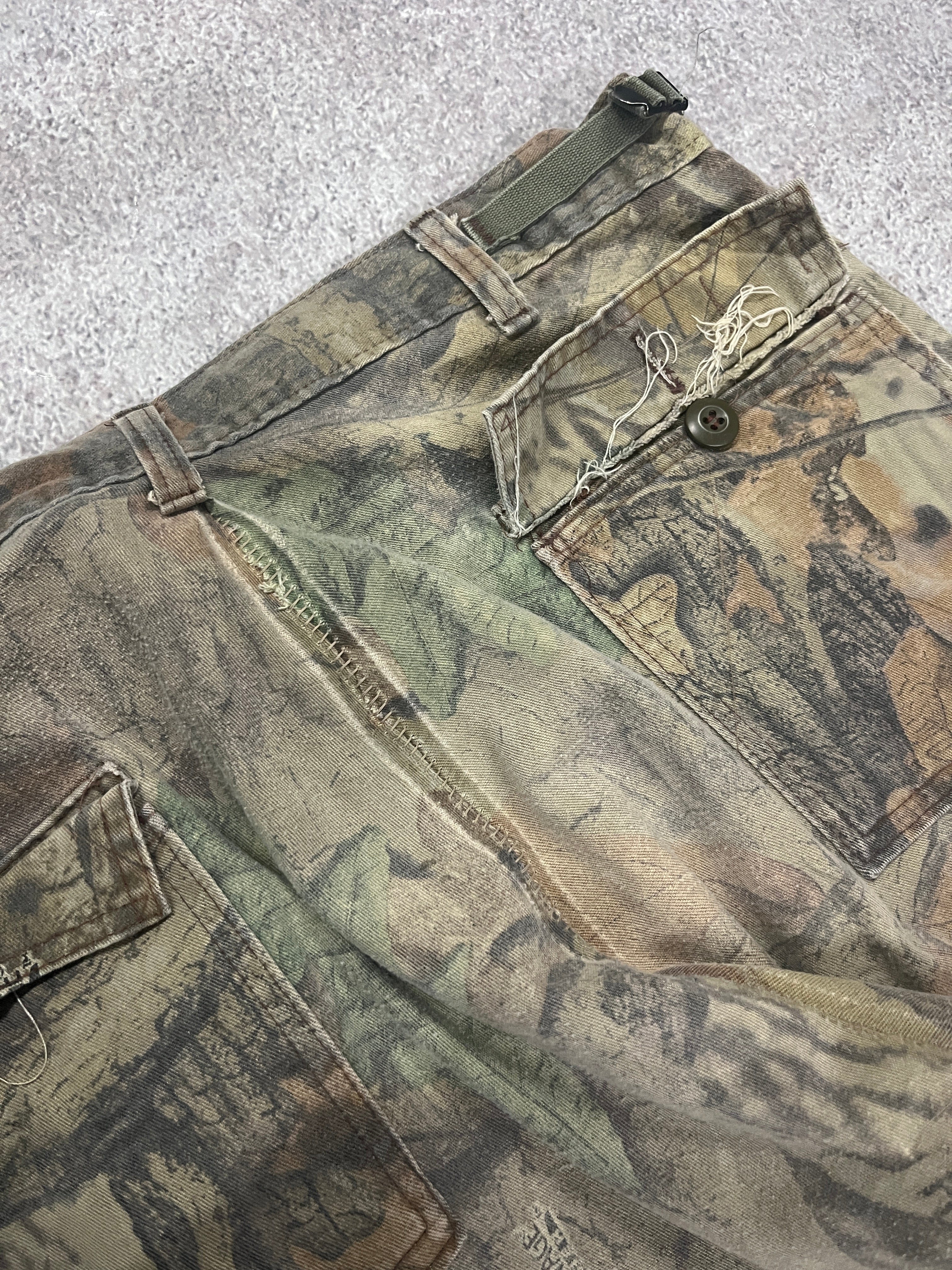 Vintage Forest Pants Camo  // W33 L32 - RHAGHOUSE VINTAGE