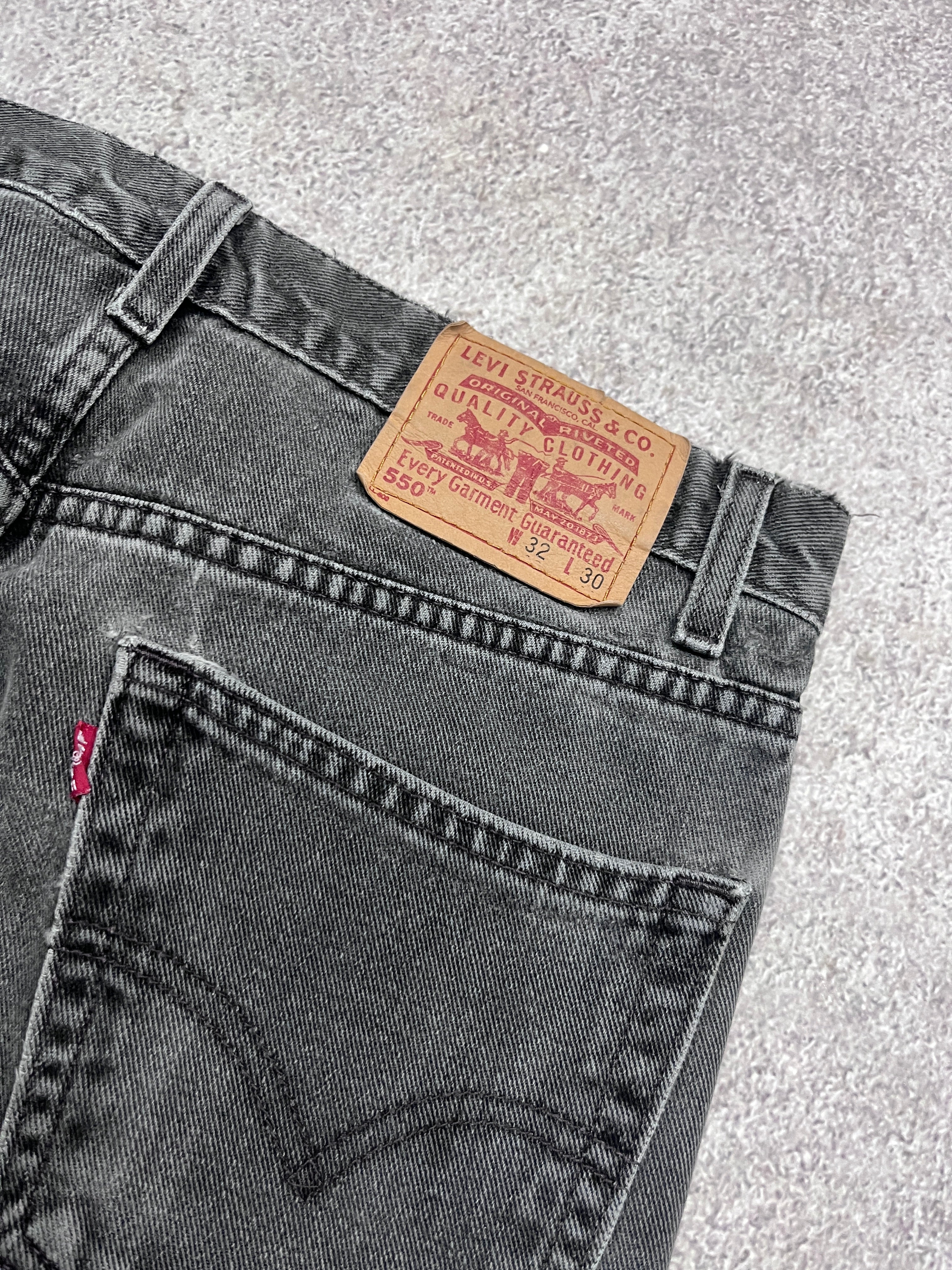 Vintage Levi 550 Denim Jeans // W32 L30 - RHAGHOUSE VINTAGE
