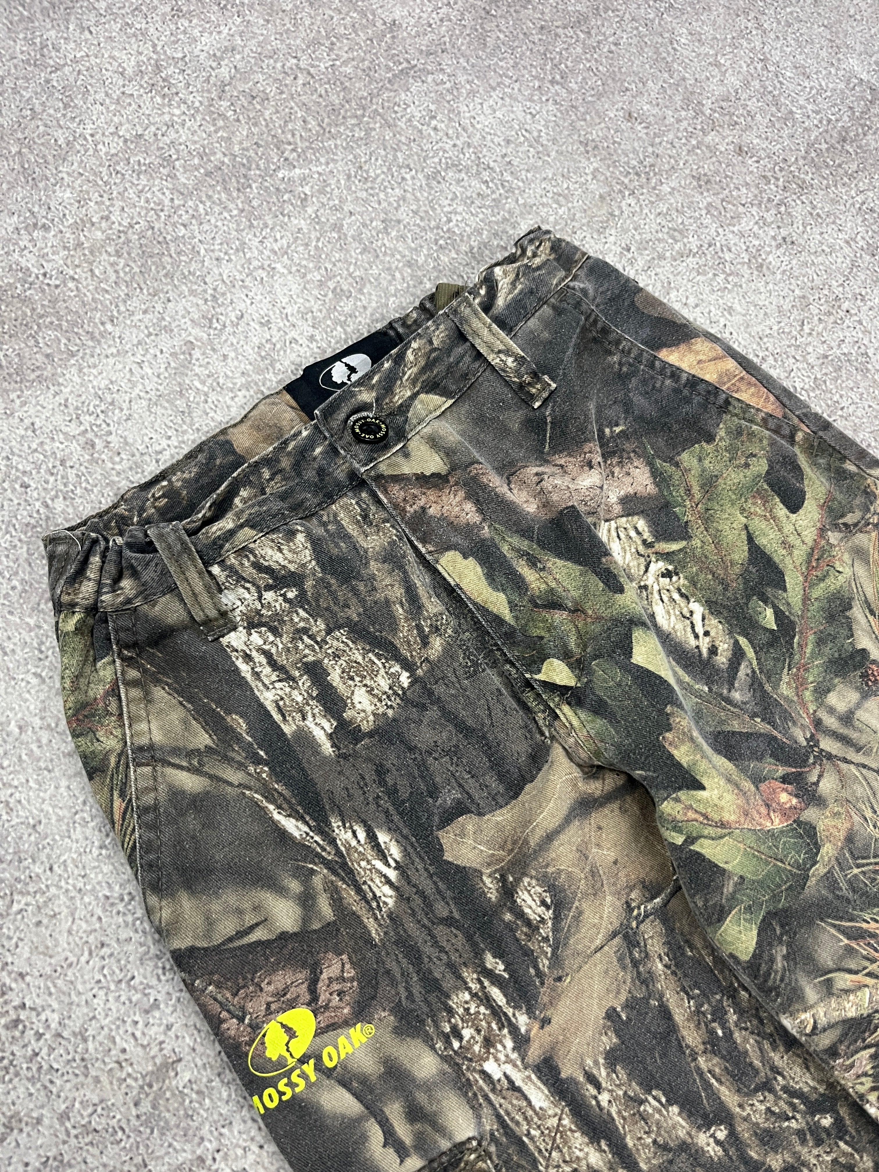 Vintage Forest Pants Camo  // W26 L28 - RHAGHOUSE VINTAGE