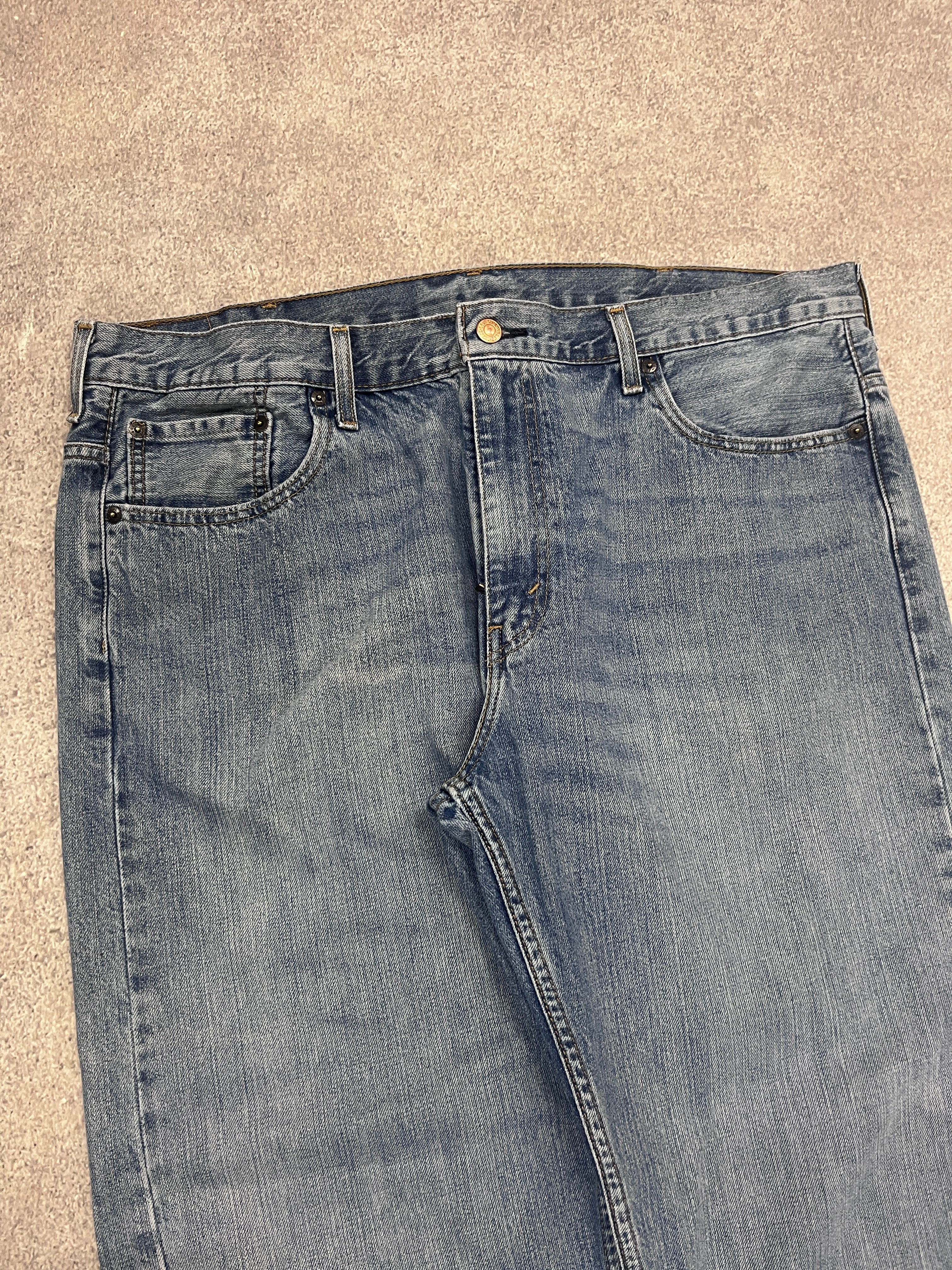 Vintage Levi 569 Denim Jeans Blue // W38 L34 - RHAGHOUSE VINTAGE