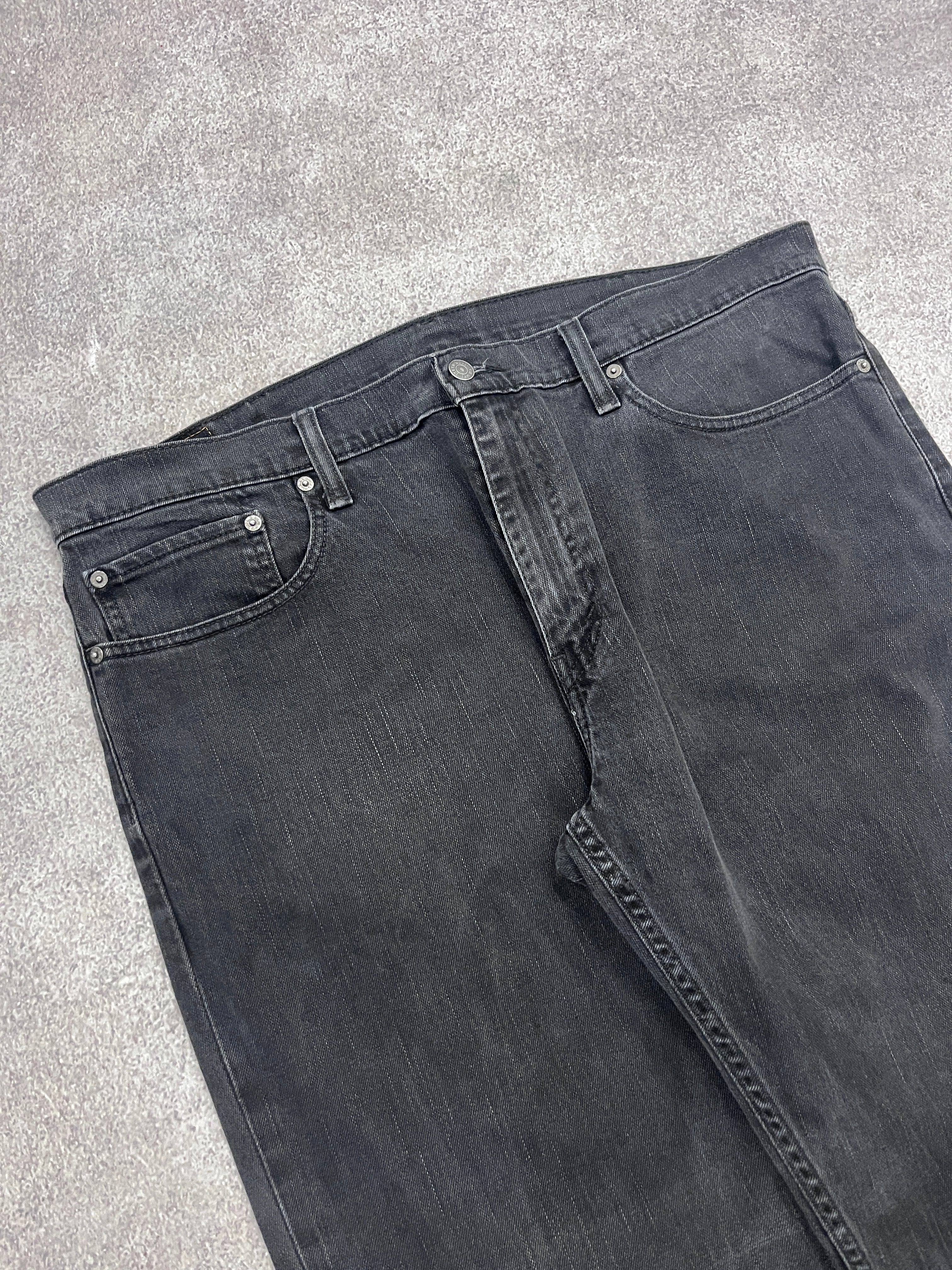 Vintage Levi 559 Denim Jeans  // W38 L32 - RHAGHOUSE VINTAGE