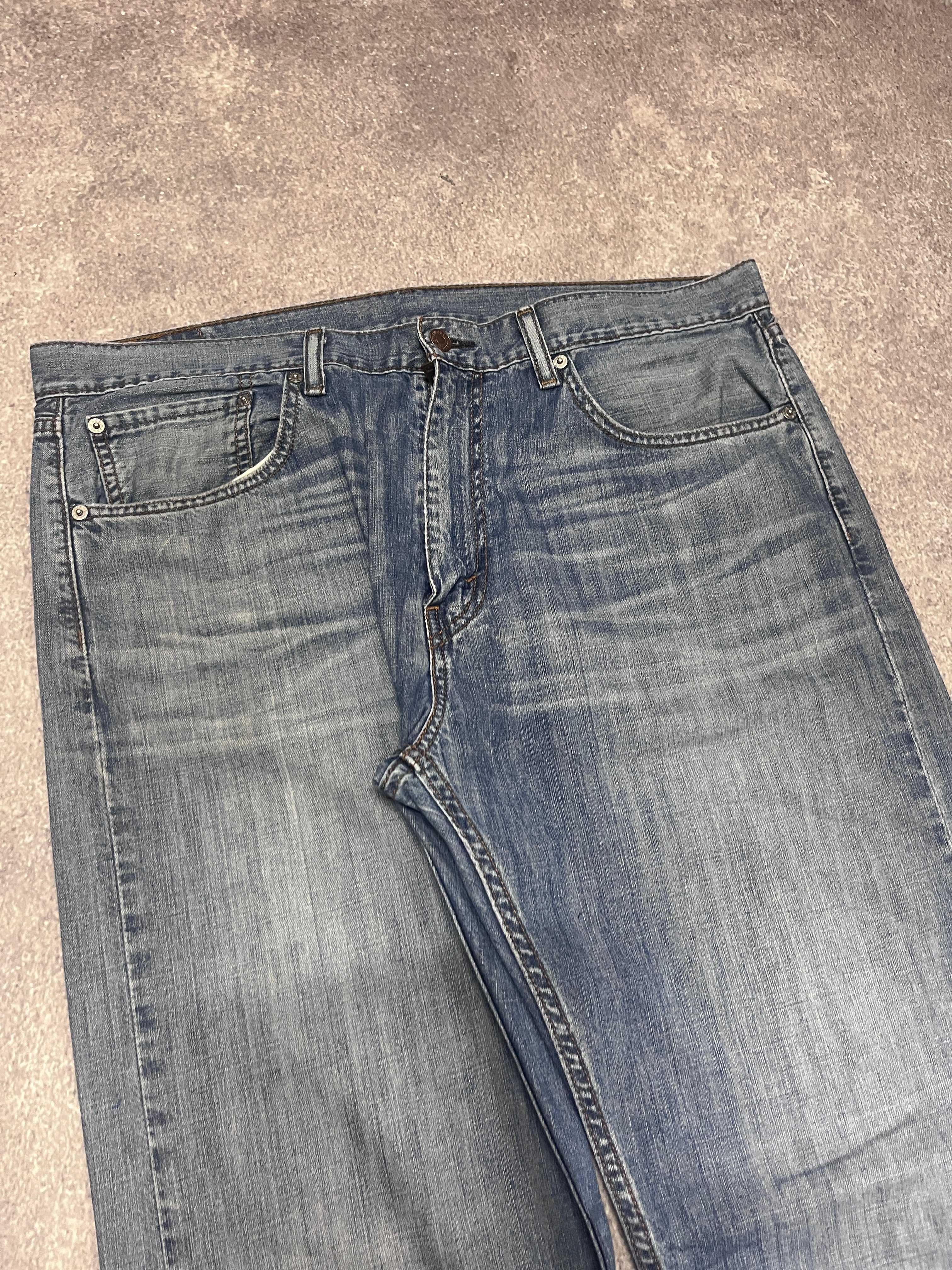 Vintage Levi 505 Denim Jeans Blue // W36 L32 - RHAGHOUSE VINTAGE
