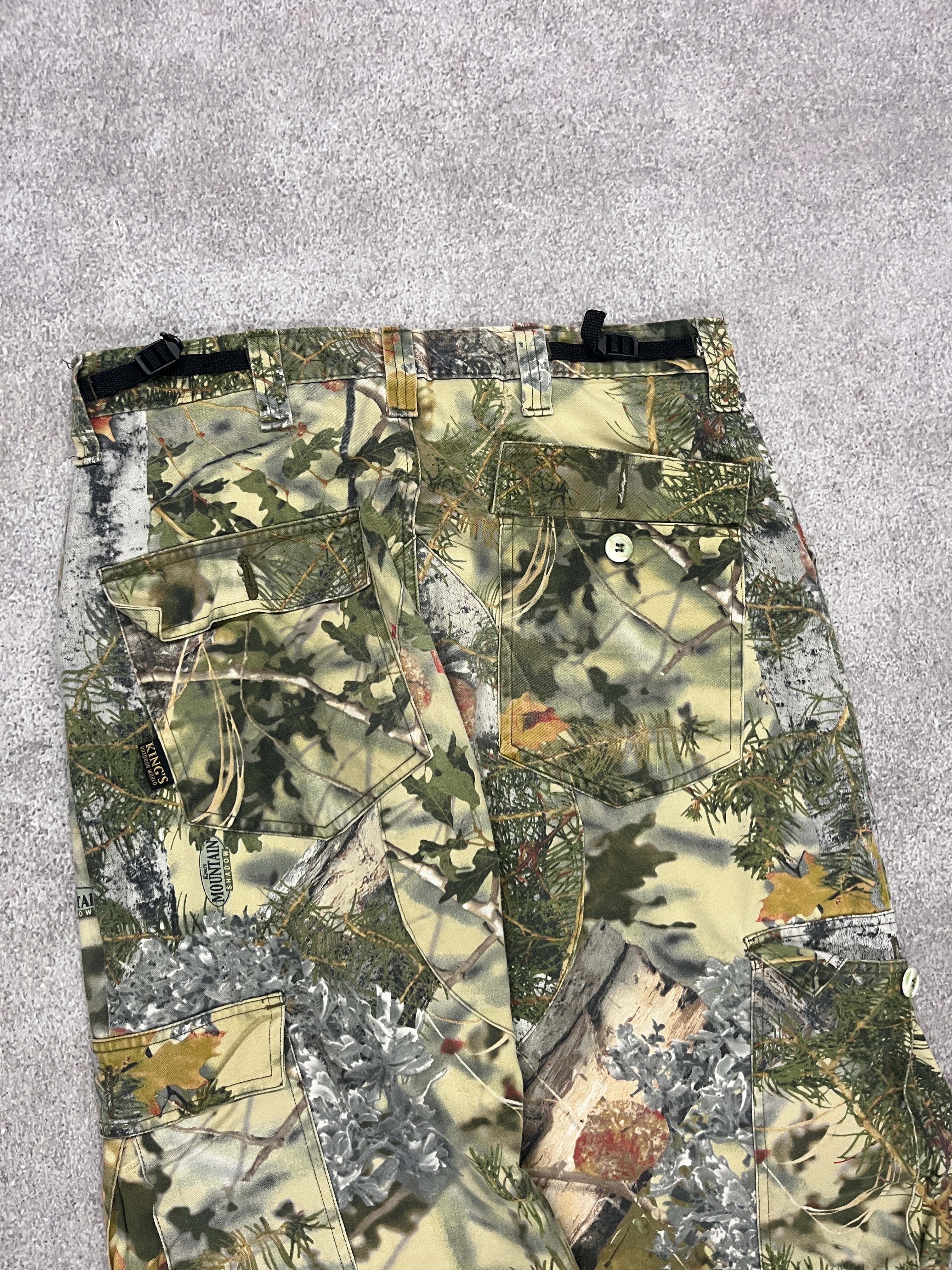 Vintage Forest Pants Camo  // W32 L31 - RHAGHOUSE VINTAGE