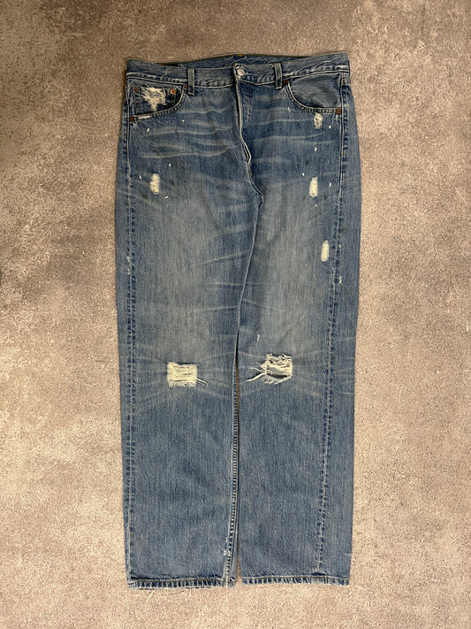 Vintage Levis Jeans Blue // W36 L32 - RHAGHOUSE VINTAGE