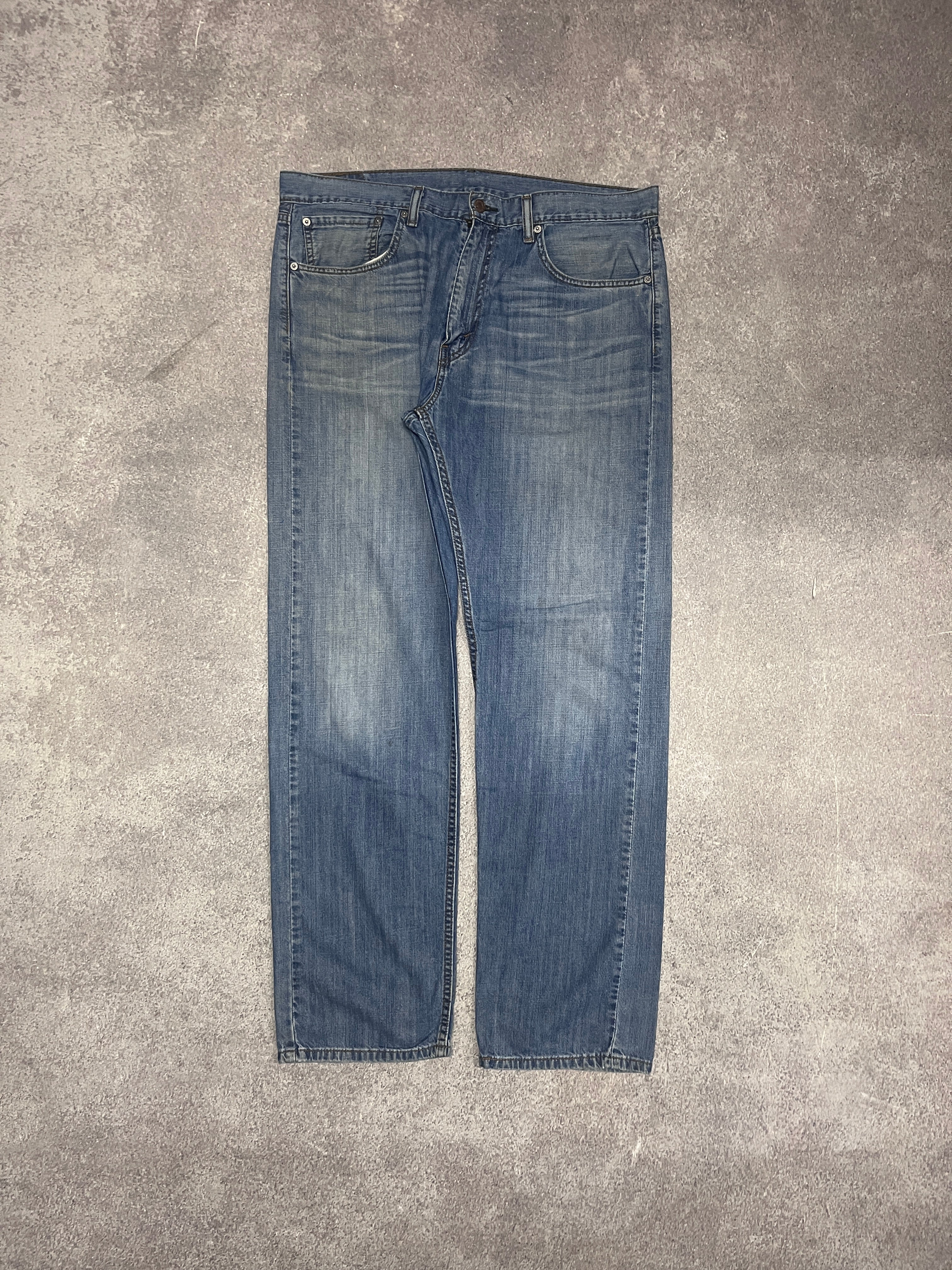Vintage Levi 505 Denim Jeans Blue // W36 L32 - RHAGHOUSE VINTAGE