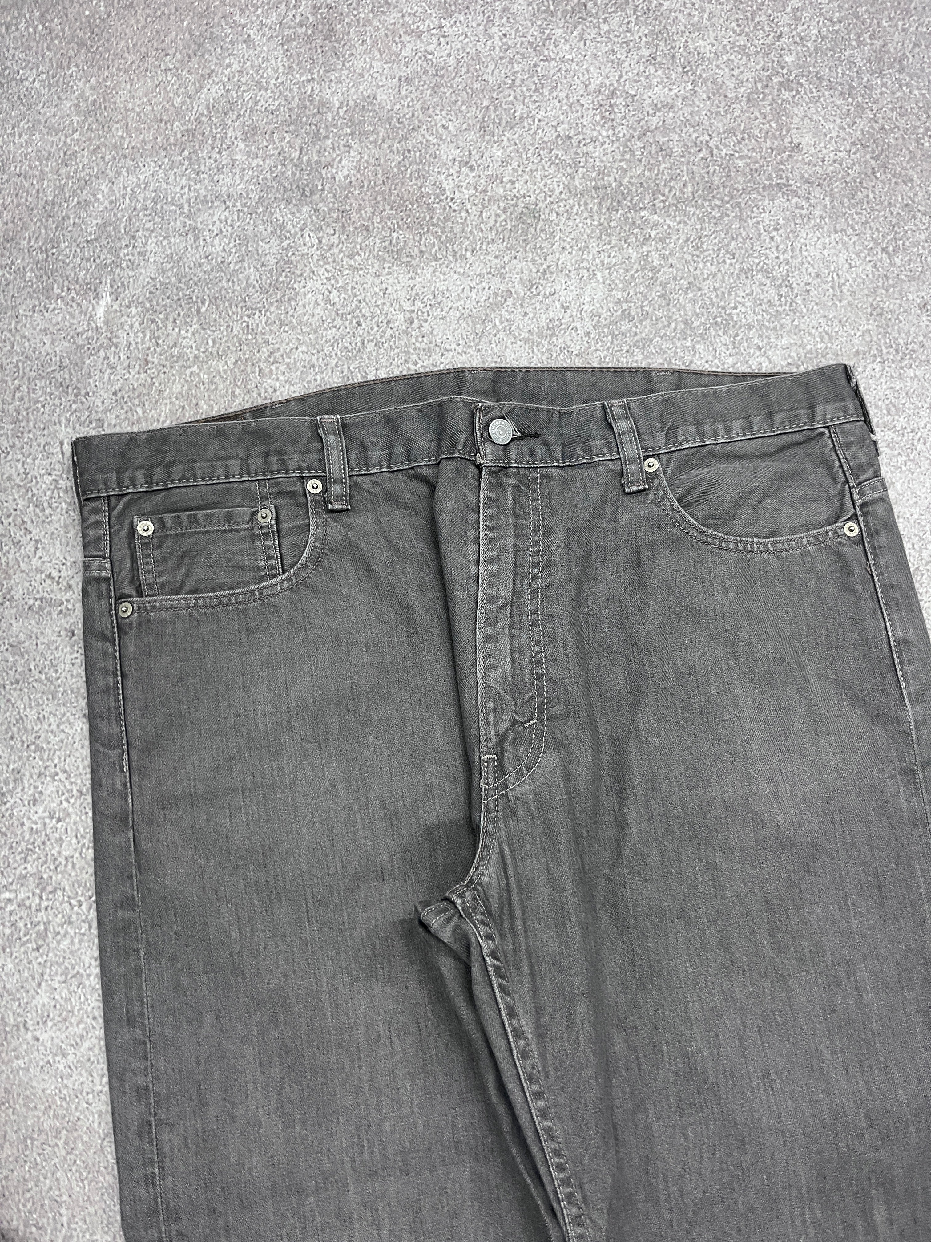 Vintage Levi 569 Denim Jeans // W38 L30 - RHAGHOUSE VINTAGE