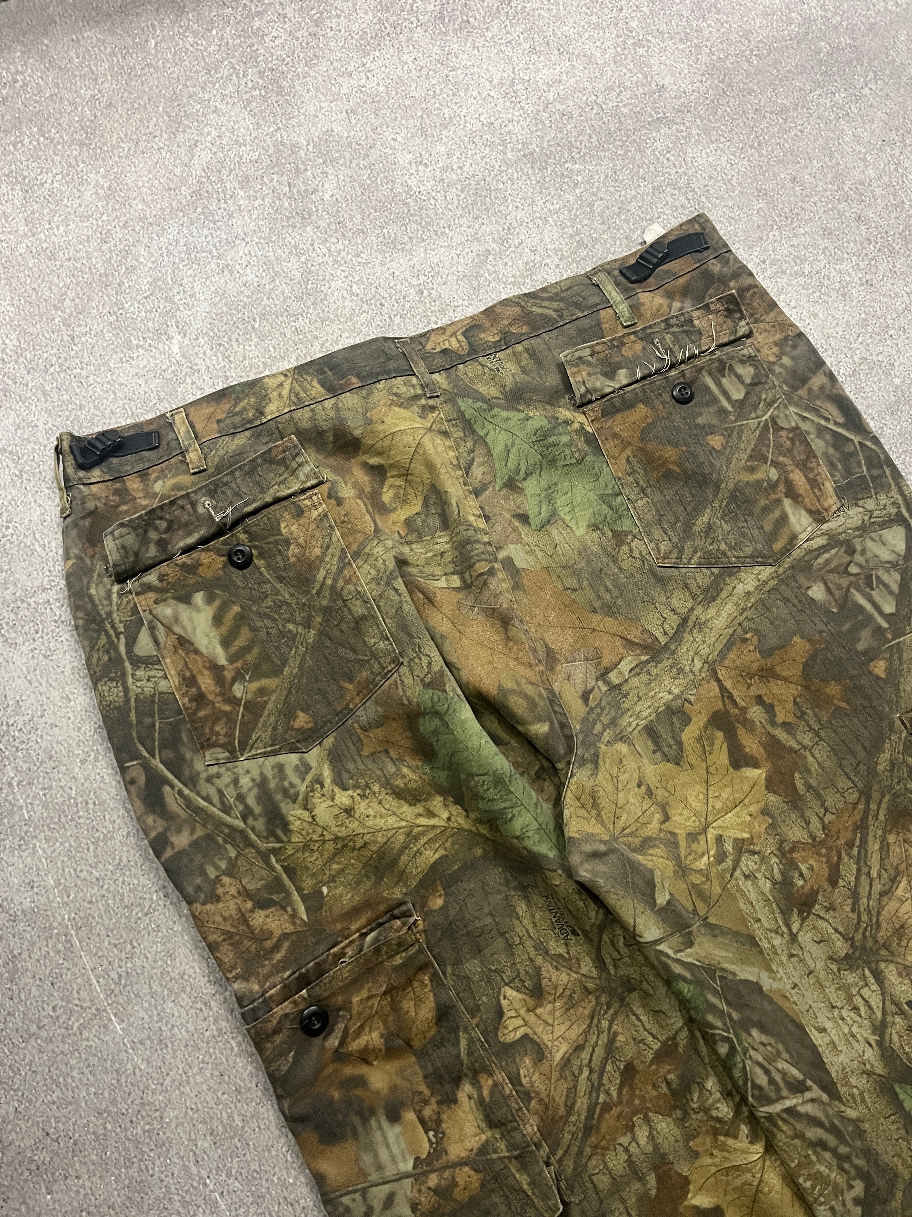 Vintage Forest Pants Camo  // W47 L32 - RHAGHOUSE VINTAGE