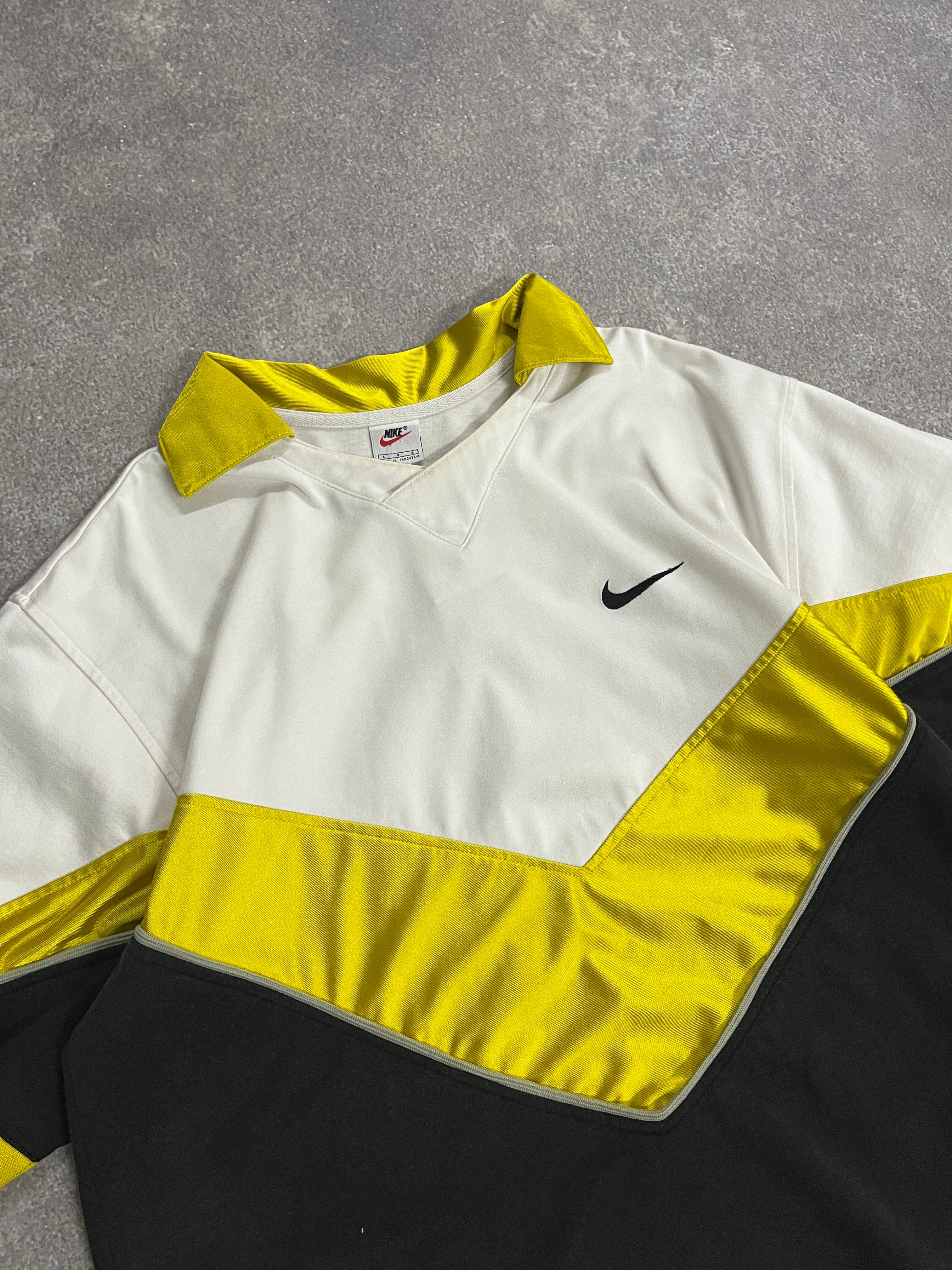Vintage Nike Jersey TShirt White // Large - RHAGHOUSE VINTAGE