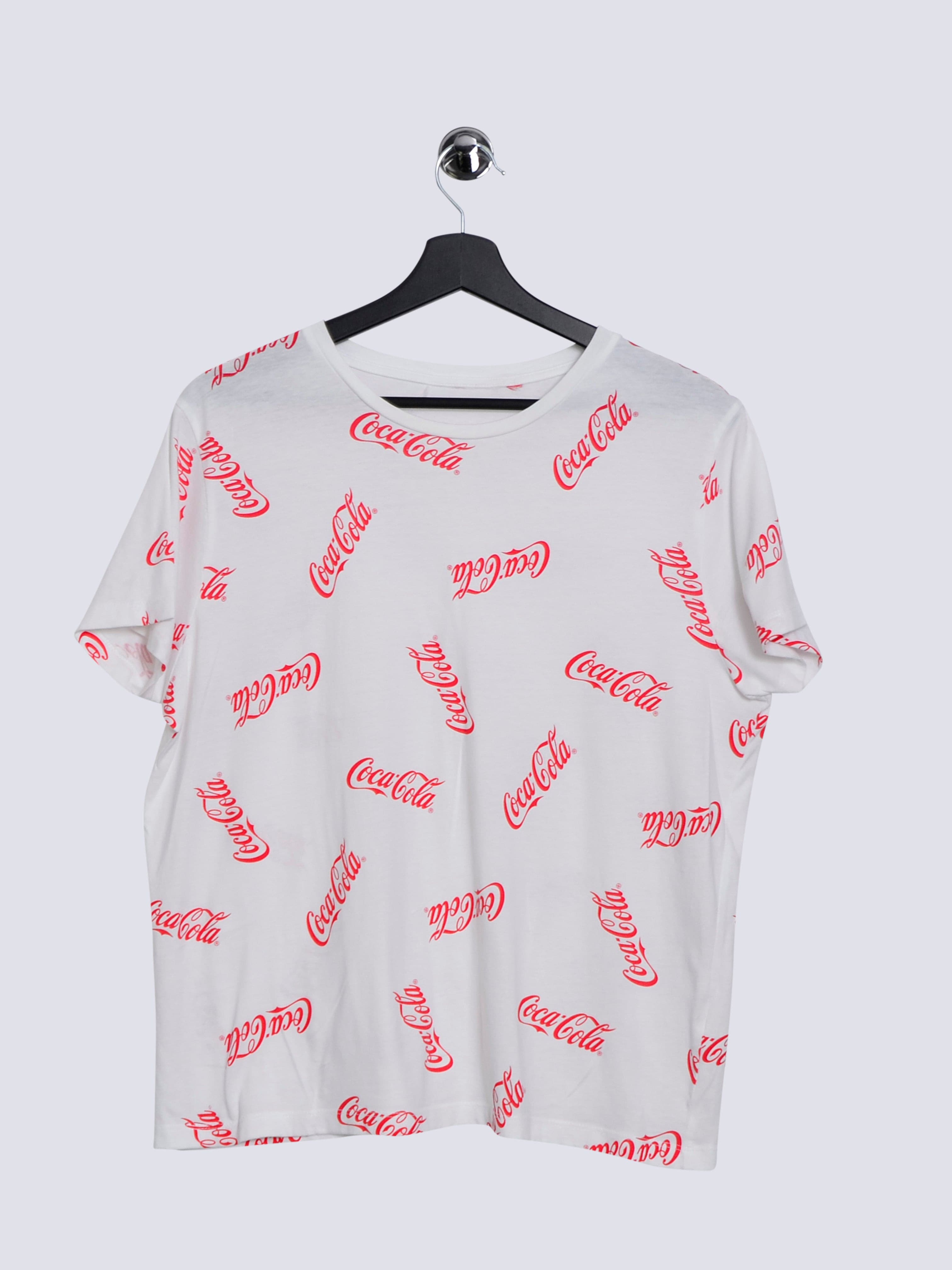 Coca Cola Print Shirt White // X-Small - RHAGHOUSE VINTAGE